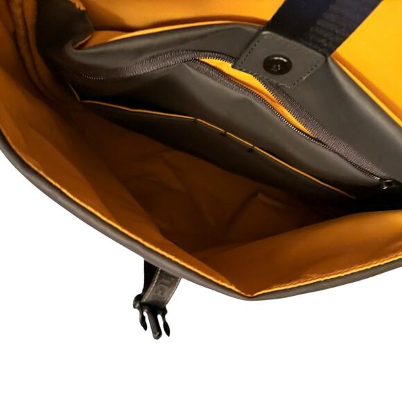 Crumpler Street style Sprout backpack Travel Computer 13" Backpack Bag Gray - Picture 6 of 16